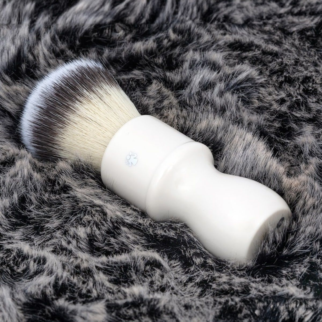 Dovo Hi-Brush White Acrylic Synthetic Silvertip Shaving Brush