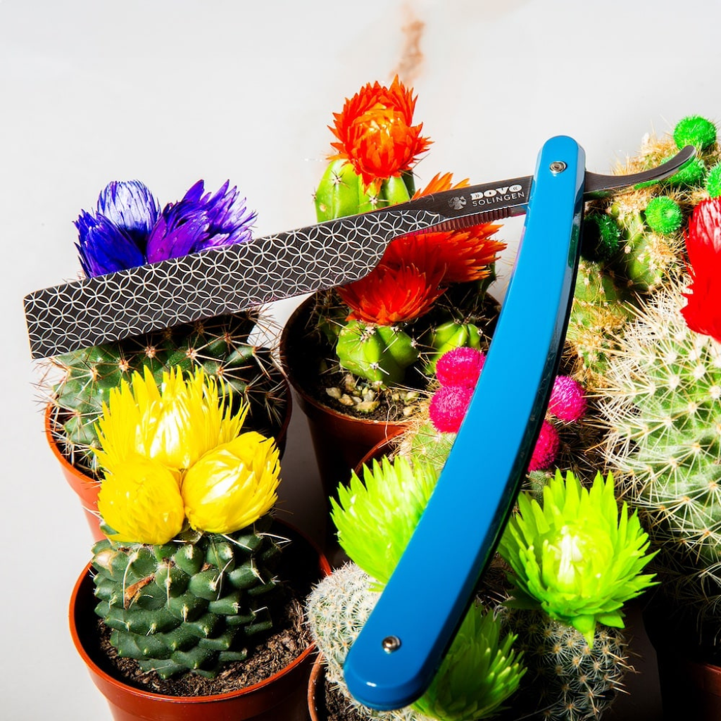 Dovo Runde Sache Straight Razor 5/8" Blue Acrylic Glass Carbon Steel