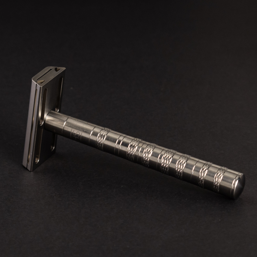 Henson Titanium Ti22 Mild Safety Razor.