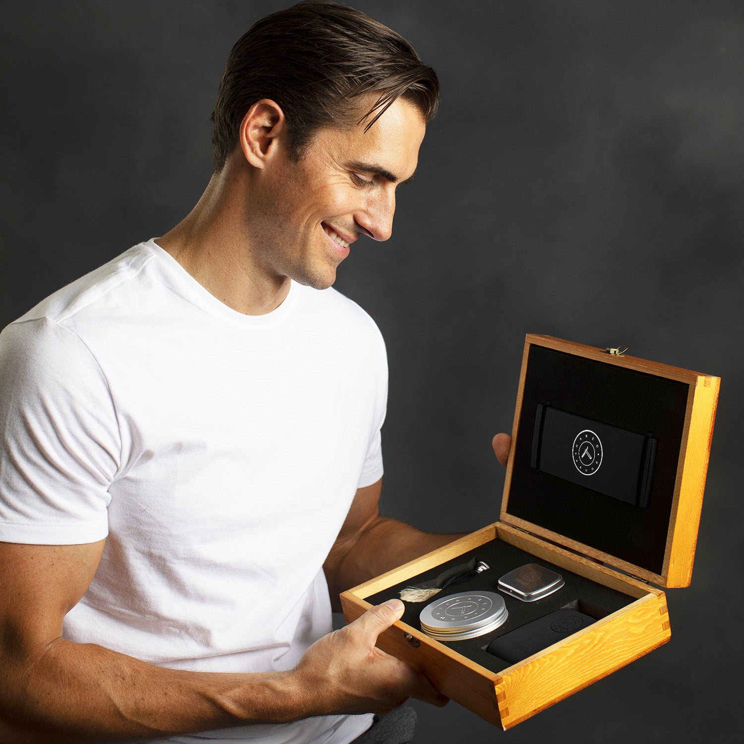 Naked Armor Lancelot 7 Piece Straight Razor Kit.