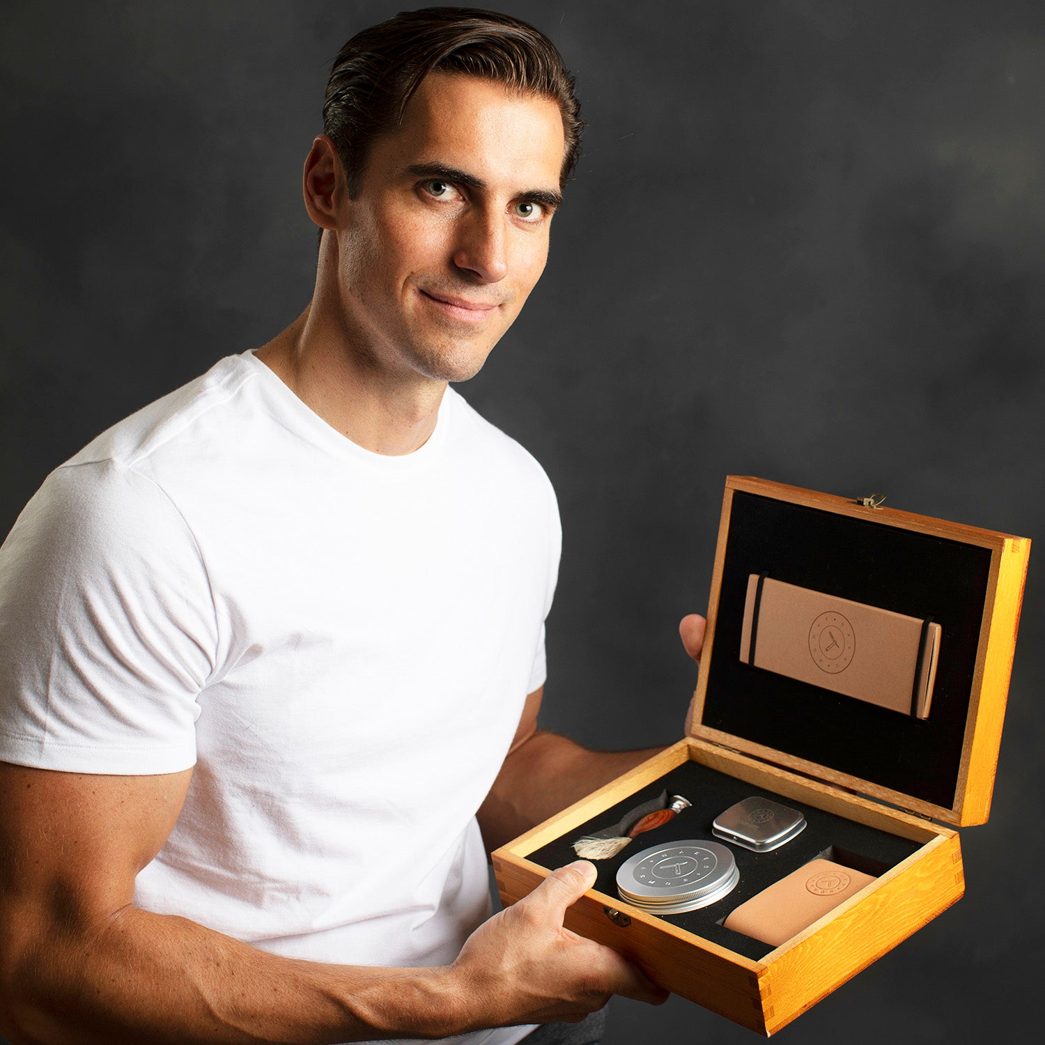 Naked Armor Esclabor Damascus 7 Piece Straight Razor Kit.